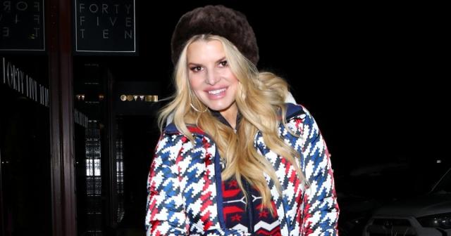 Jessica Simpson Rocks a Sky-High Airport Shoe