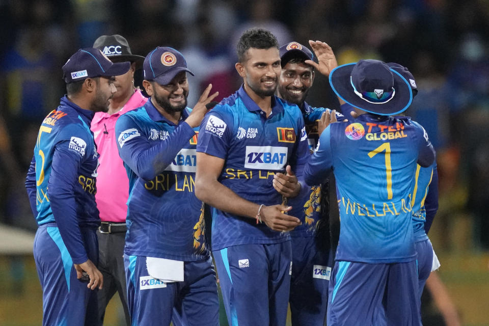 Sri Lanka's Dasun Shanaka celebrates the wicket of Bangladeshes' Mehidy Hasan Miraz with teammates during the Asia Cup cricket match between Sri Lanka and Bangladesh in Colombo, Sri Lanka, Saturday, Sept. 9, 2023. (AP Photo/Eranga Jayawardena)