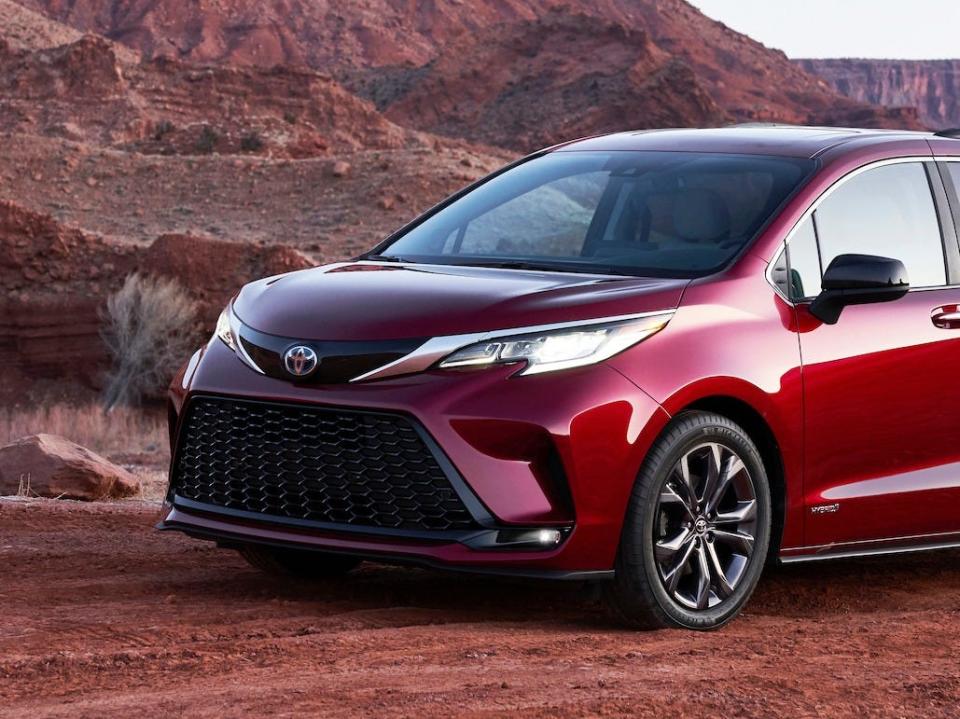 Toyota 2021 Sienna small