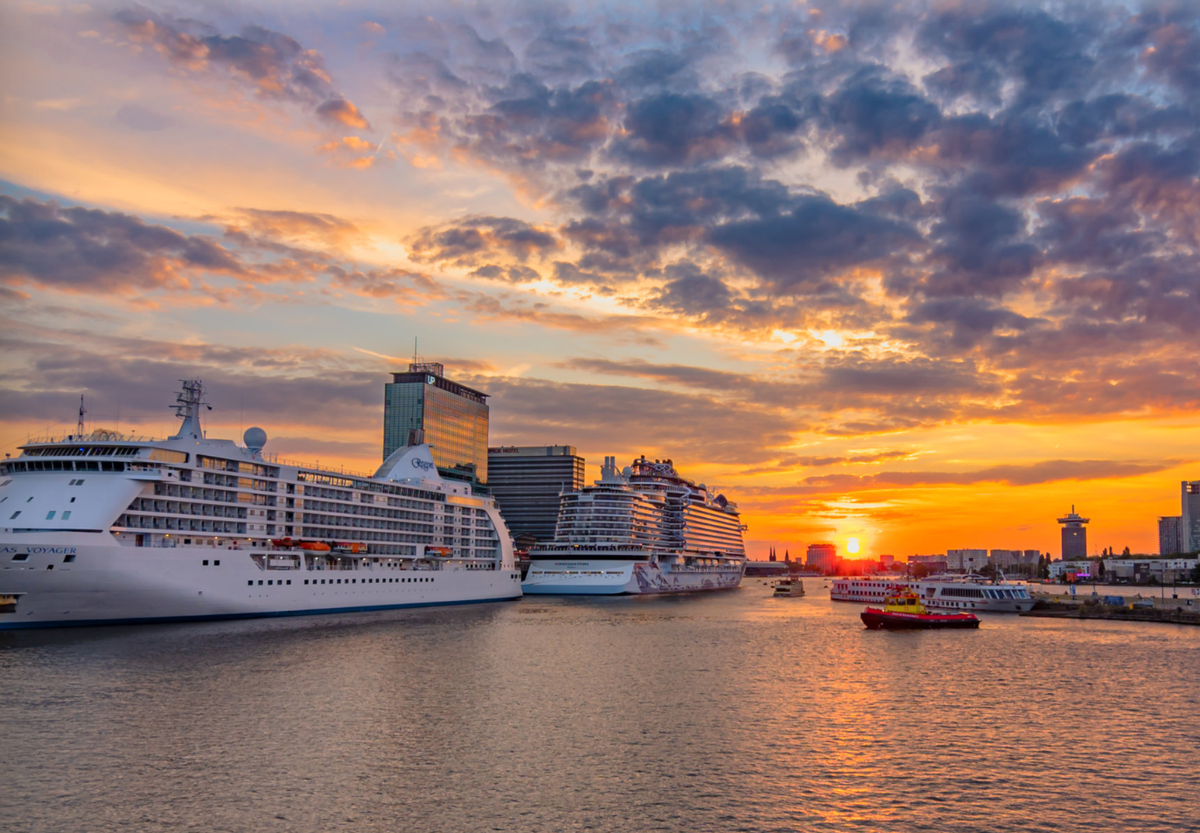 Sunset clause? Cruise Port Amsterdam (Cruise Port Amsterdam)