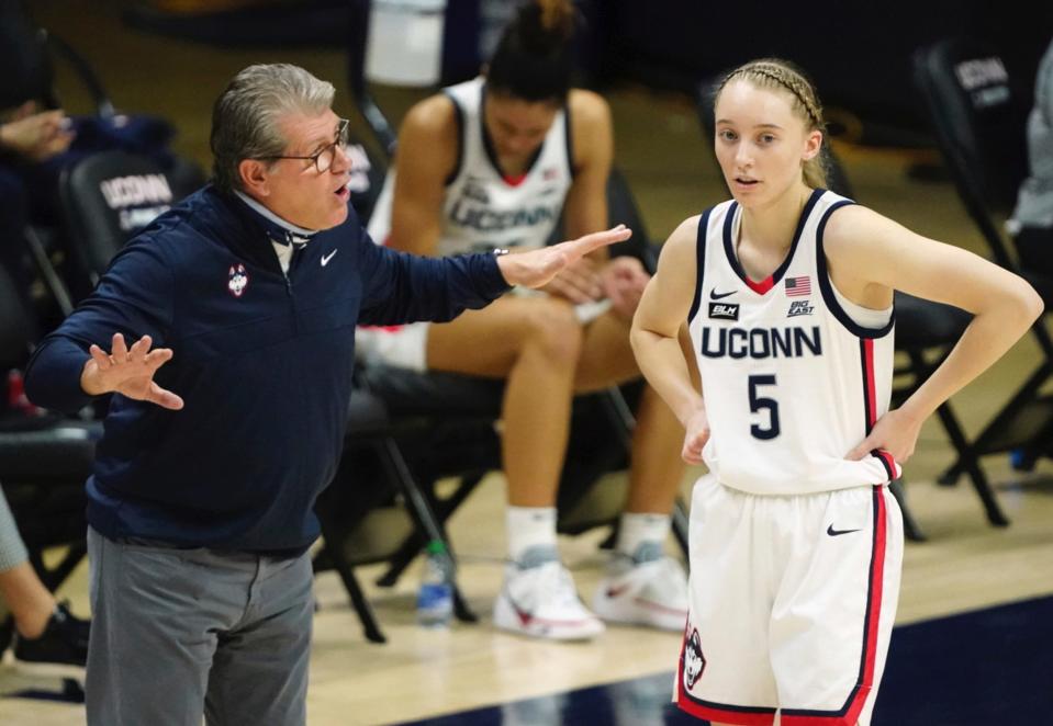 paige bueckers geno auriemma