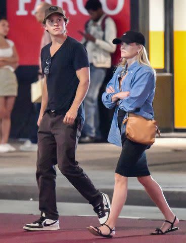 <p>TheImageDirect.com</p> Deacon Phillippe and Reese Witherspoon.