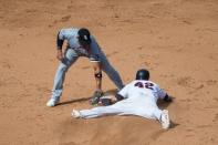 Jun 5, 2018; Minneapolis, MN, USA; Minnesota Twins second baseman Brian Dozier (right) steals second in the sixth inning against Chicago White Sox second baseman Yoan Moncada at Target Field. Mandatory Credit: Brad Rempel-USA TODAY Sports