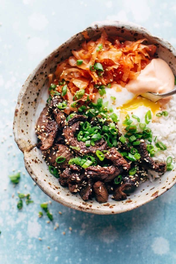 <strong>Get the <a href="http://pinchofyum.com/yum-yum-rice-bowls" target="_blank">Korean Beef Rice Bowl recipe</a>&nbsp;from Pinch of Yum</strong>