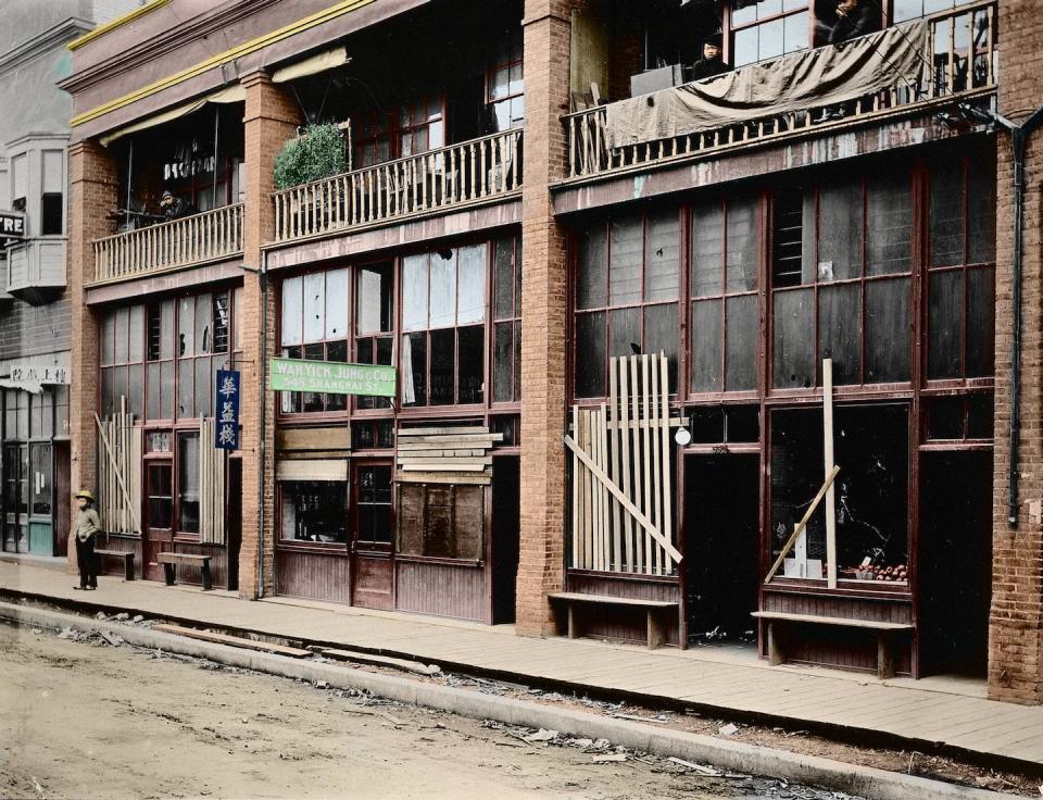 A colourized photo of Shanghai Alley after the Chinatown riots in 1907. 360 Riot Walk/Philip Timms/ University of British Columbia Library, Chung Collection, Vancouver, CC-PH-10626, Author provided