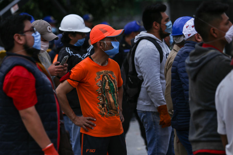 FOTOS: la fábrica destruida en México donde todos quieren ayudar