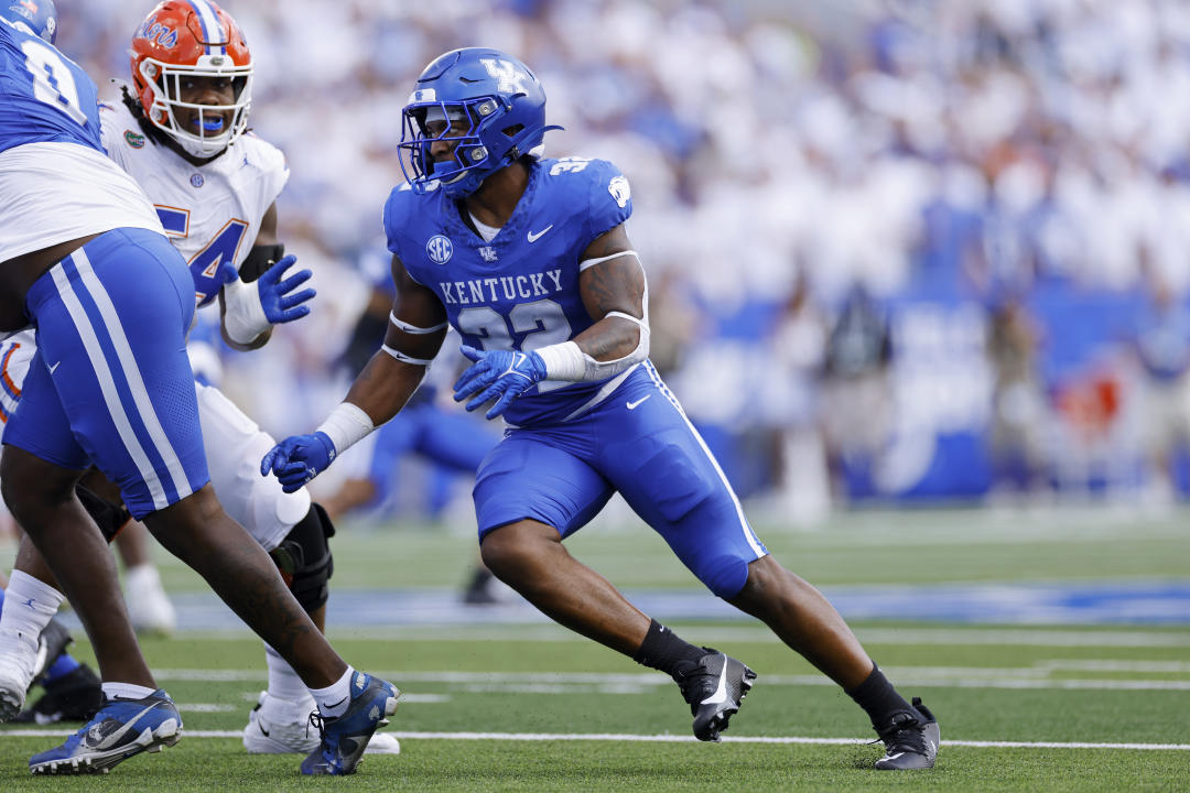 LEXINGTON, KY - SEPTEMBER 30: Kentucky Wildcats linebacker Trevin Wallace (32) pursues a play on defense during a college football game against the Florida Gators on September 30, 2023 at Kroger Field in Lexington, Kentucky. (Photo by Joe Robbins/Icon Sportswire via Getty Images)