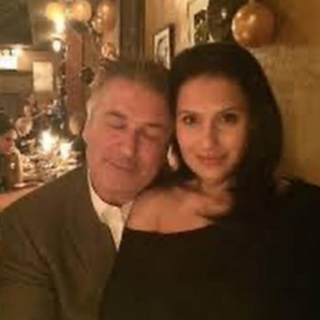 Alec e Hilaria Baldwin en una foto de Instagram credit:Bang Showbiz