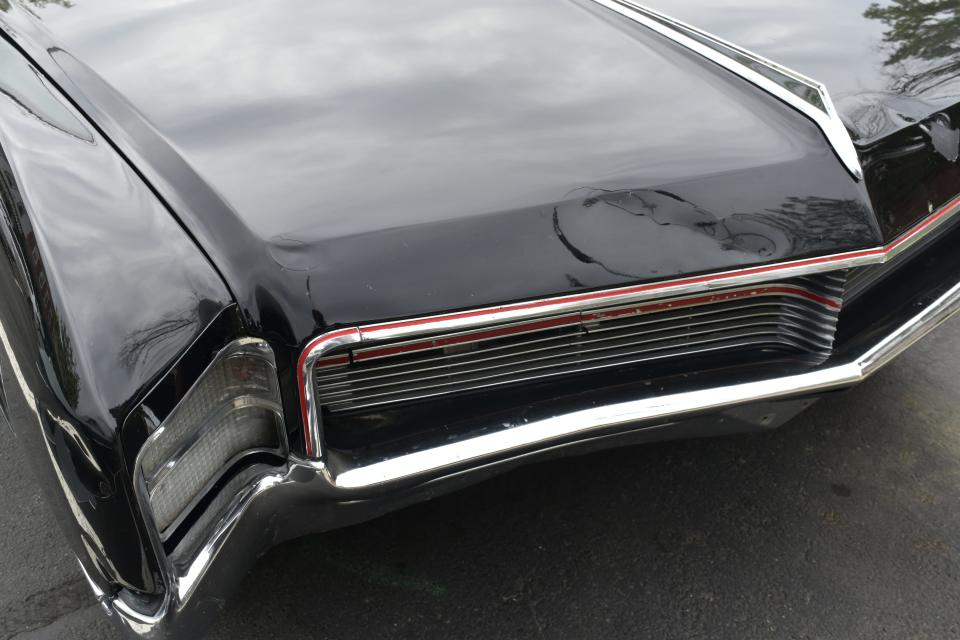 The "identify this car" photo of the 1966 Riviera