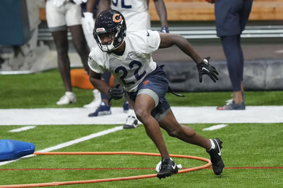 Chicago Bears defensive back <a class="link " href="https://sports.yahoo.com/nfl/players/32833" data-i13n="sec:content-canvas;subsec:anchor_text;elm:context_link" data-ylk="slk:Kindle Vildor;sec:content-canvas;subsec:anchor_text;elm:context_link;itc:0">Kindle Vildor</a> works on the field at the NFL football team’s training camp in Lake Forest, Ill., Wednesday, July 26, 2023. (AP Photo/Nam Y. Huh) ORG XMIT: ILNH112