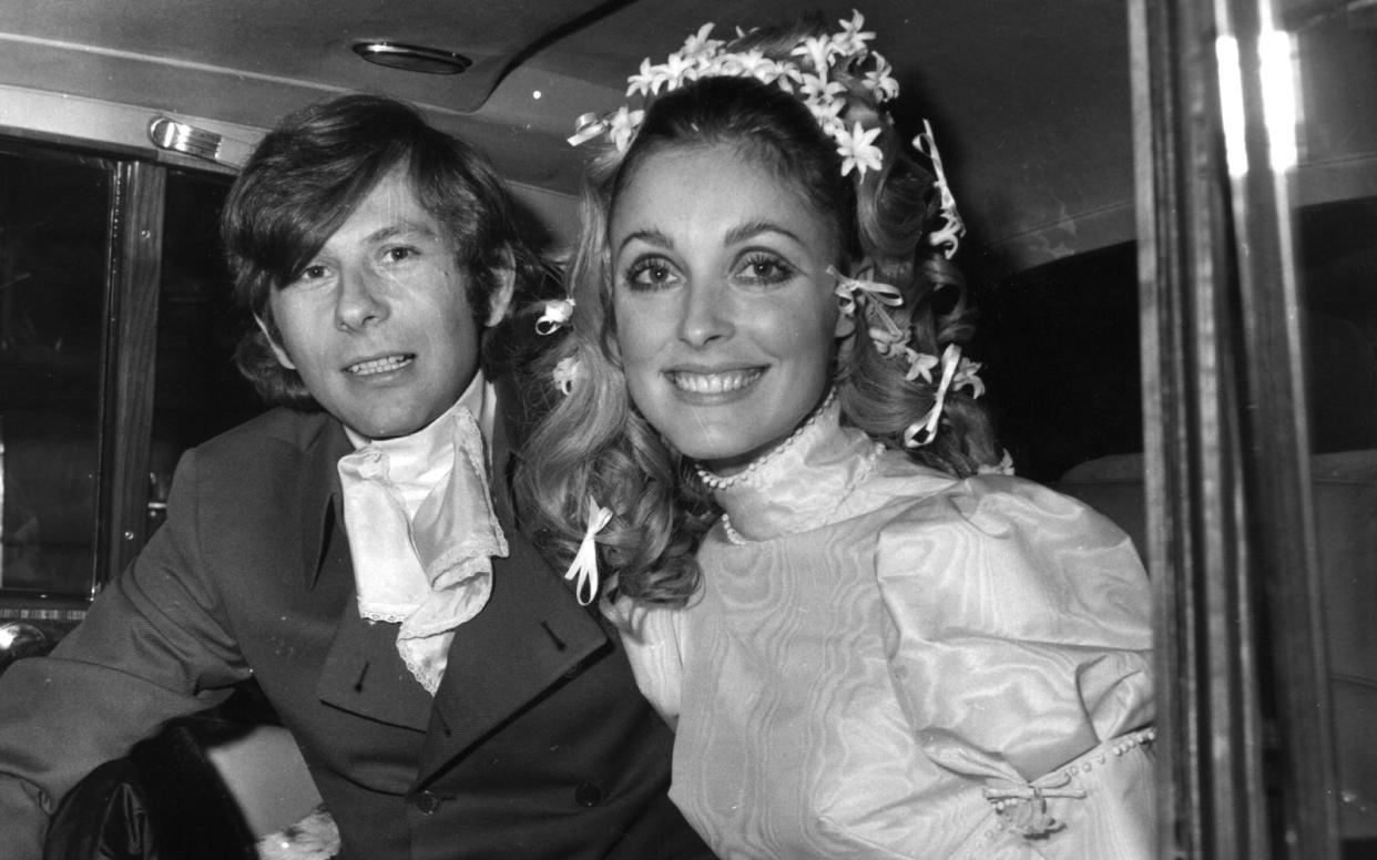 Es war eine große Liebe: Roman Polanski und Sharon Tate (1943-1969) bei ihrer Hochzeit. Tate wurde im Alter von 26 Jahren von Mitgliedern der Manson-Family ermordet. Am 24. Januar wäre sie 80 Jahre alt geworden. (Bild: Evening Standard/Getty Images)