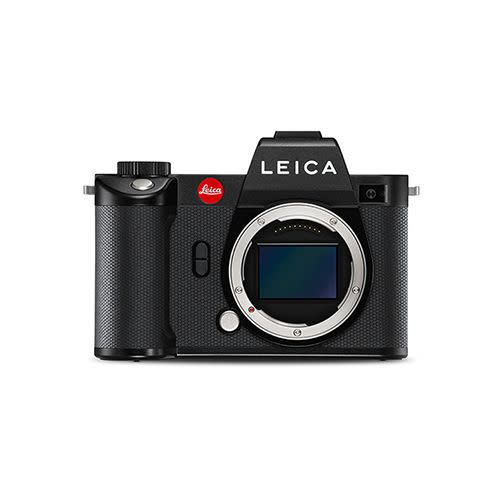 36) Leica camera