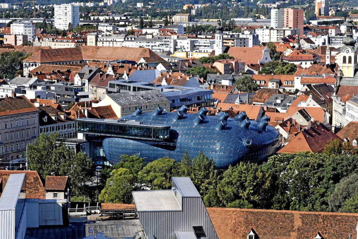 Le musée Kunsthaus Graz, en Autriche, écrin de modernité au cœur d'un vieux quartier.  - Credit:imageBROKER.com/SIPA / SIPA / imageBROKER.com/SIPA