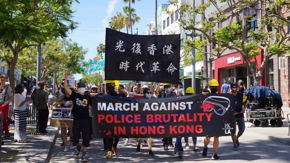 【洛杉磯直擊】逾400人遊行反修例　於遊客區聲援香港示威者