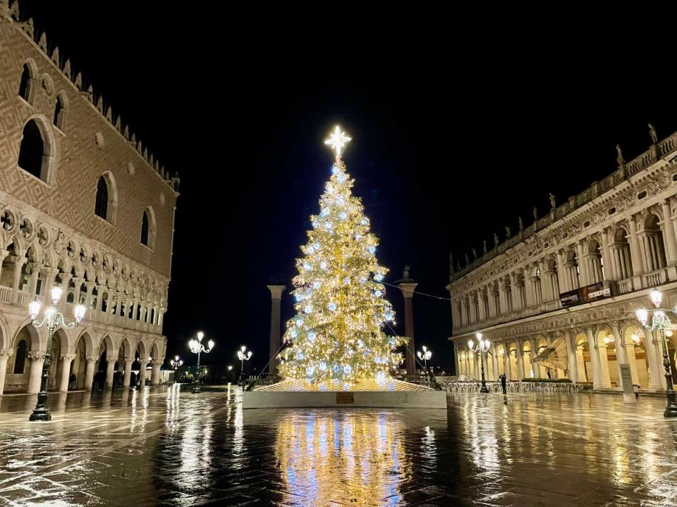 Christmas cheer on a rainy night at St Mark’s Square (Annabel Grossman)