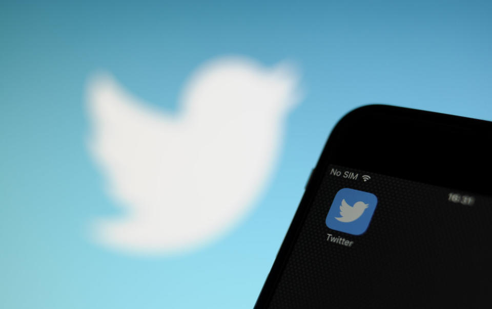 A Twitter security flaw gives hackers a way to post unauthorized tweets via