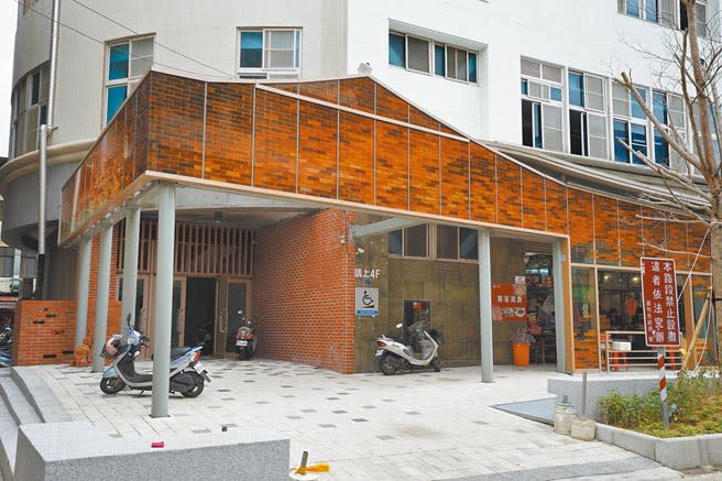 新竹市關東市場經過大整型，今年6月將成竹市第8座主題圖書館，未來更是竹市客家文化基地。（陳育賢攝）