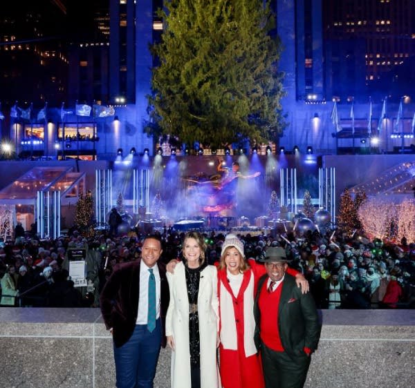 hoda-kotb-savannah-guthrie-tree