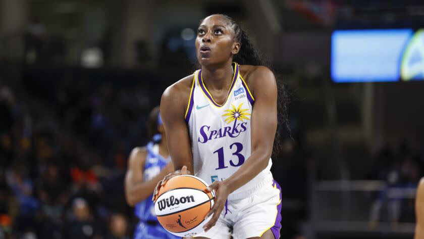 Los Angeles Sparks forward Chiney Ogwumike shoots a free throw against the Chicago Sky