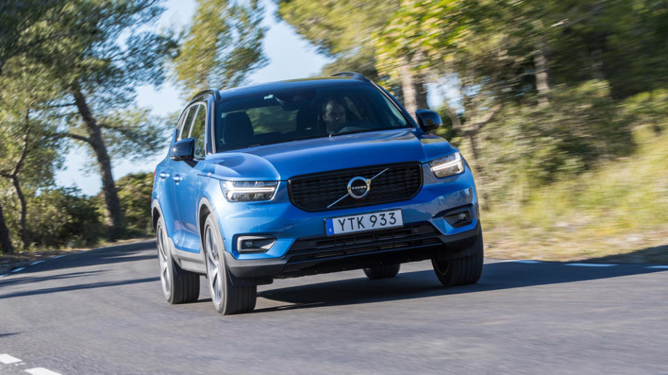 Cool, kantig und mit Charakter. Im Frühjahr 2018 schickt Volvo den XC40 auf die Straße. Es ist das erste Kompakt-SUV der schwedischen Marke.