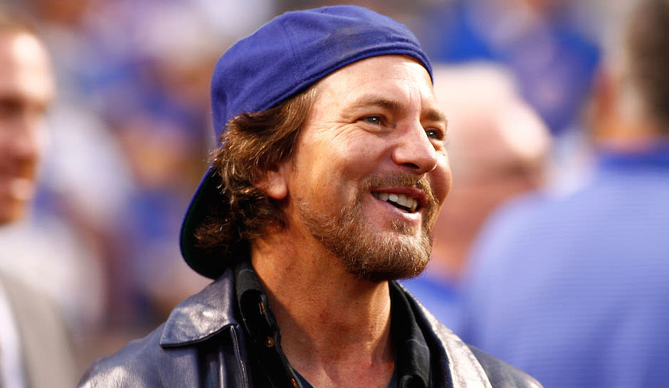 Pearl Jam Eddie Vedder donates