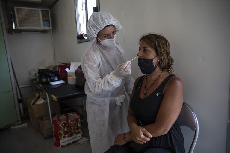 Ya no funcionan los centros de testeo, por lo que los pacientes con síntomas deberán recurrir a las Unidades febriles