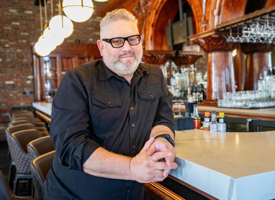 Richard Kazanjian, the general manager of V’s Paradise in Old Sacramento, stands at the restaurant’s bar on Thursday.