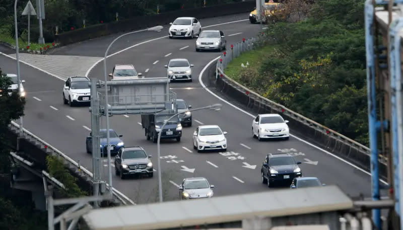 ▲為了改善塞車瓶頸路段，國道1號楊梅至頭份段將拓寬，預計115年動工，121年8月底完工。（圖／NOWnews攝影中心）