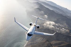 Challenger 350 business jet