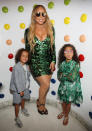 <p>Mariah Carey estuvo en el Sugar Factory American Brasserie de Miami junto a sus bellos hijos Moroccan y Monroe y allí dio mucho de qué hablar por cuenta de un minivestido verde que le quedaba tan ajustado que casi no le permitía respirar bien y que contaba con un profundo escote/ Getty Images </p>