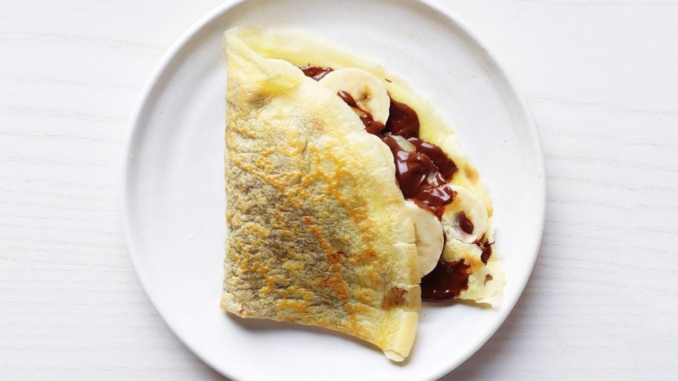 chocolate-hazelnut and banana crepe recipe