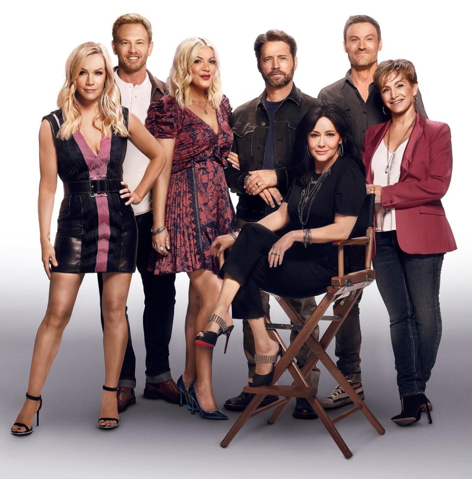 Jennie Garth, Ian Ziering, Tori Spelling, Jason Priestley, Shannen Doherty, Brian Austin Green, Gabrielle Carteris, 90210 Cast