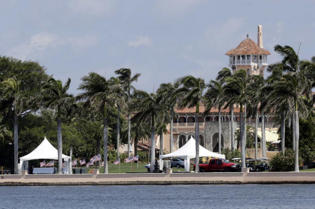 Das Mar-a-Lago ist Trumps Anwesen im US-amerikanischen Palm Beach. Der Präsident bezeichnet es gerne als „Winter White House“. (Bild: AP Photo)