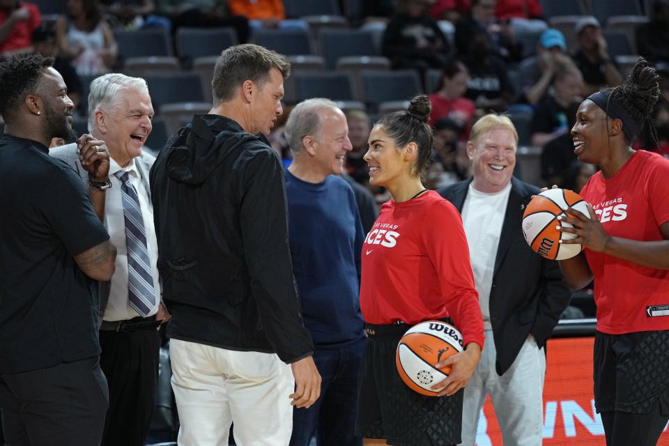 Kelsey Plum (right) met Tom Brady at the Las Vegas Aces game.