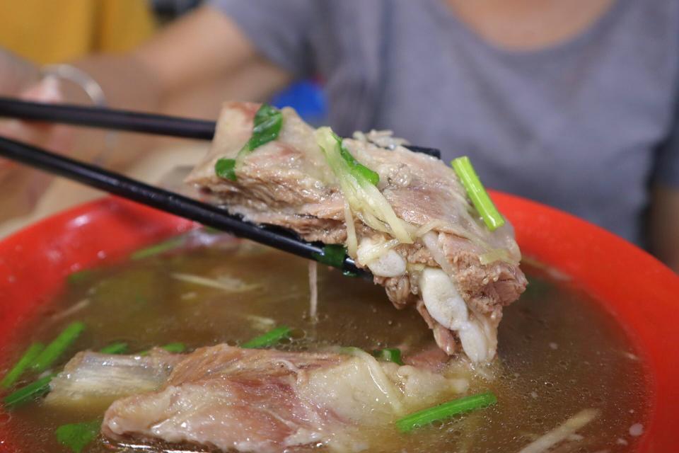 lao wu ji mutton soup - ribs closeup