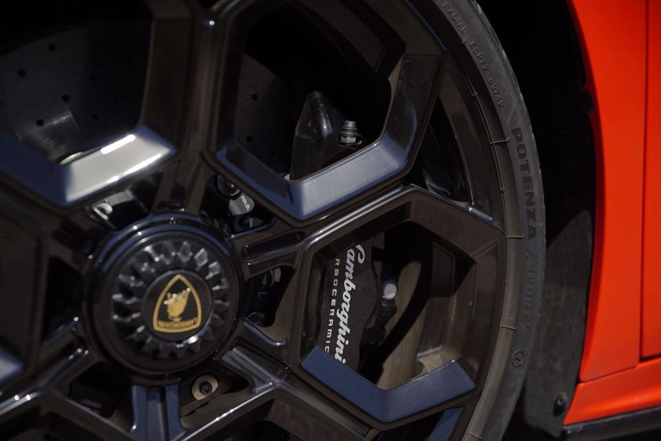 2023 Lamborghini Huracán Tecnica - Photos From Every Angle