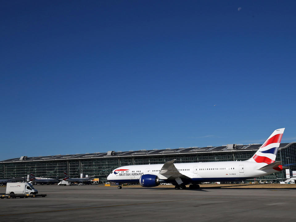 <p>Glückwunsch: Europas größter Flughafen London Heathrow kletterte 2018 die Ranking-Leiter um einen Platz nach oben. Für die Briten gab es noch einen weiteren Grund zum Jubeln: Terminal T2, das neue Queens Terminal der Star Alliance landete in der Kategorie “Weltbestes Flughafen-Terminal” sogar auf Platz 1. (Bild-Copyright: Justin Tallis/AFP/Getty Images) </p>