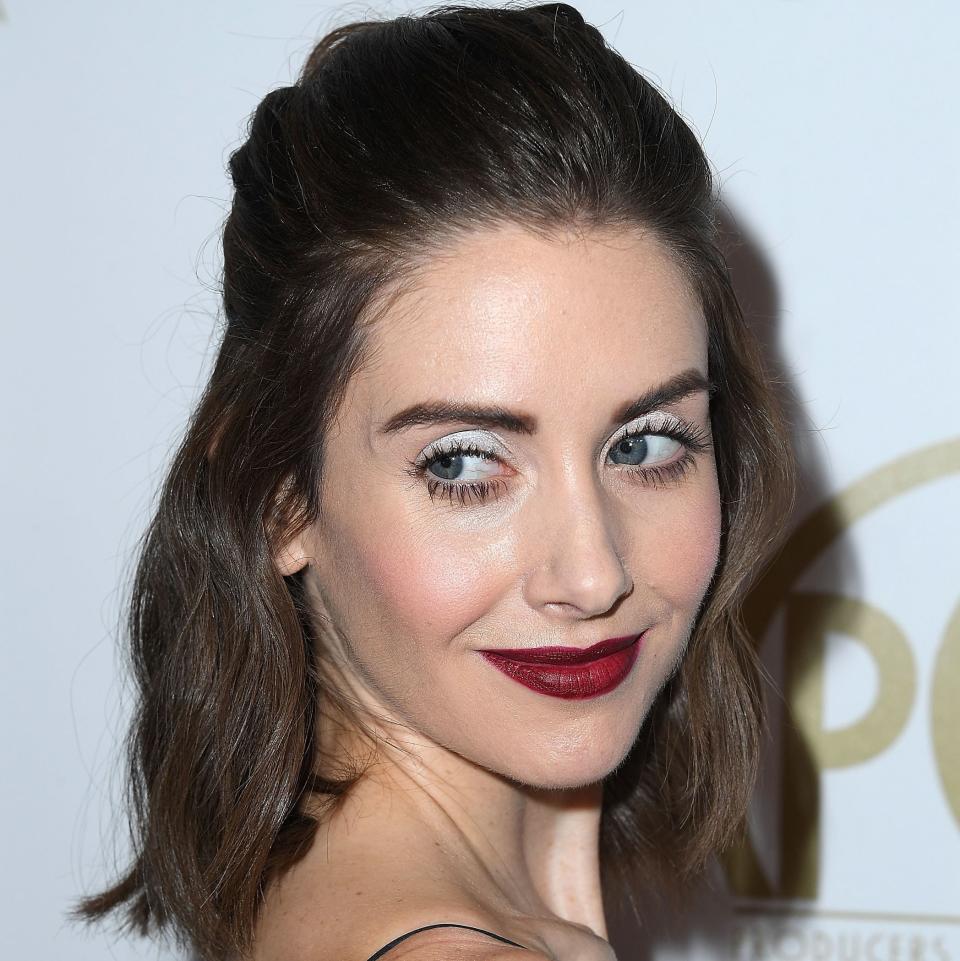 Alison Brie: Light Lids and Dark Lips