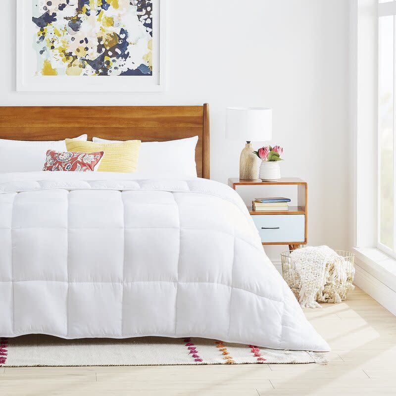 13) Microfiber Down Alternative Comforter