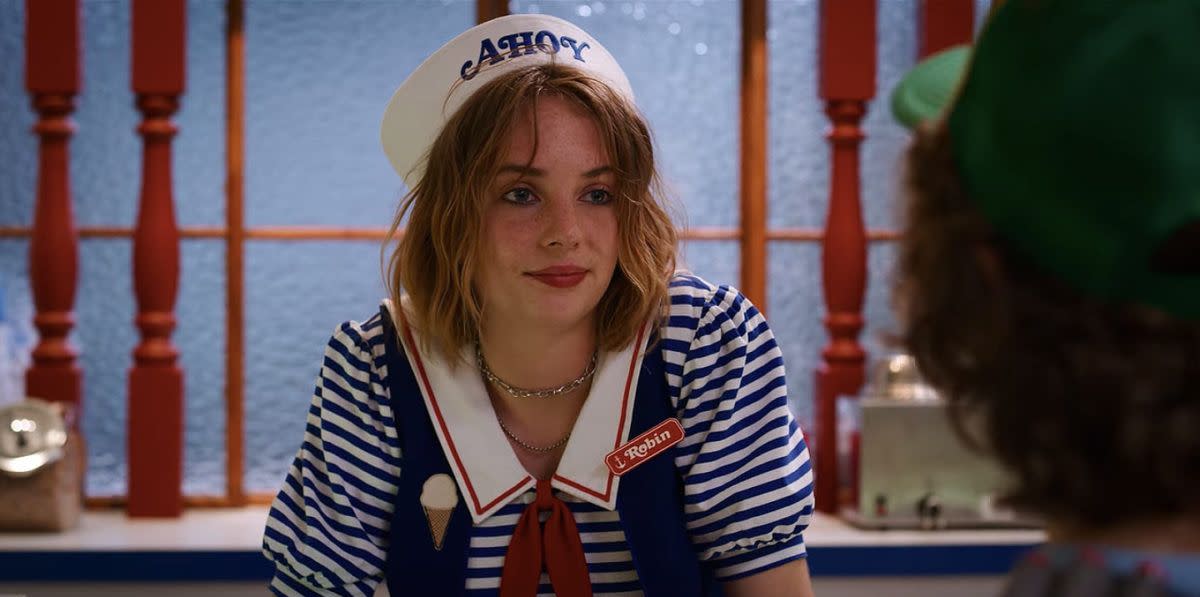 stranger things, maya hawke as robin