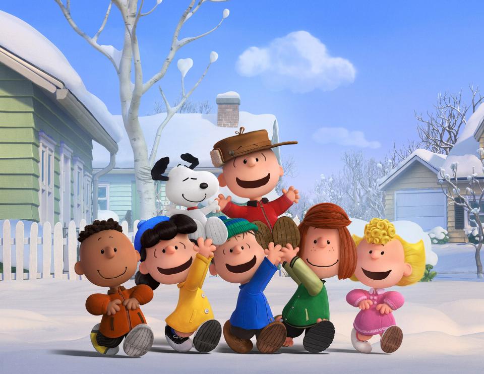 PEANUTS PUB STILL B02_WB_: Charlie Brown, Snoopy and the Peanuts gang (Franklin, Lucy, Linus, Peppermint Patty and Sally) revel in a snow day. Photo credit: Twentieth Century Fox & Peanuts Worldwide LLC Twentieth Century Fox (courtesy)