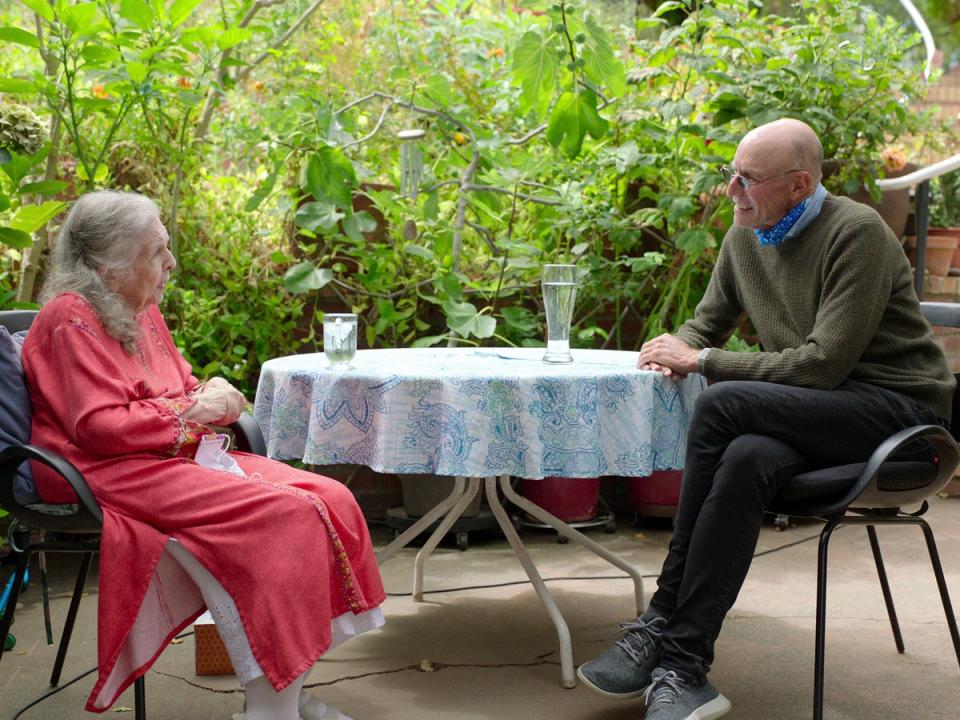 Michael Pollan with the late author and psychedelic advocate Ann Shulgin in Netflix’s ‘How to Change Your Mind’ (Netflix)