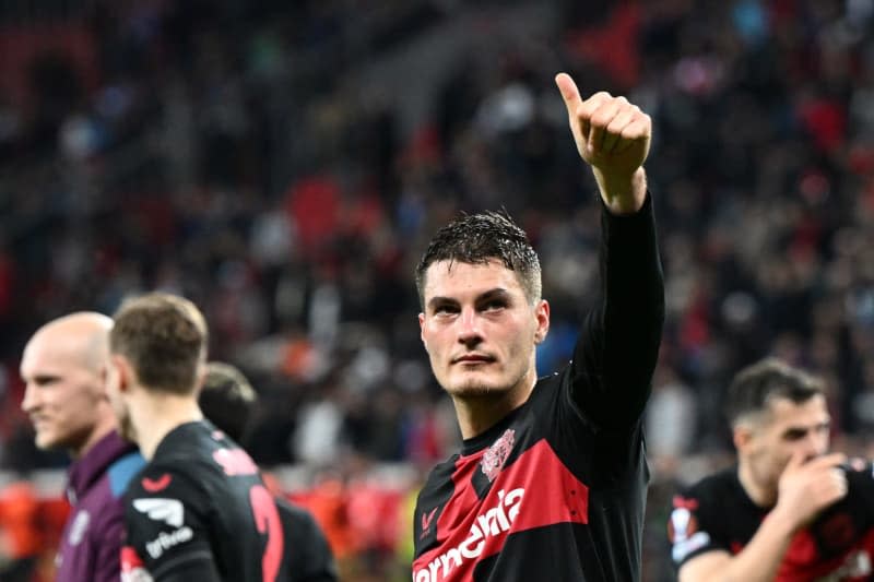 Leverkusen's Patrik Schick gives a thumbs up after the UEFA Europa League Round of 16, second leg soccer match between Bayer Leverkusen and FK Karabakh Agdam at the BayArena. Federico Gambarini/dpa