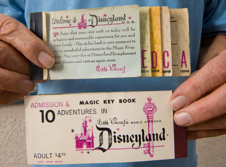 Magic Key book "10 Adventures in Disneyland"