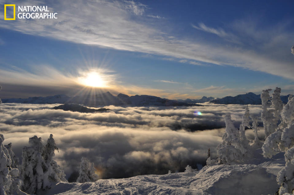 Un coucher de soleil sur le Mt. Washington, sur l'île de Vancouver. (Photograph Courtesy Amy Nygren /National Geographic Your Shot)