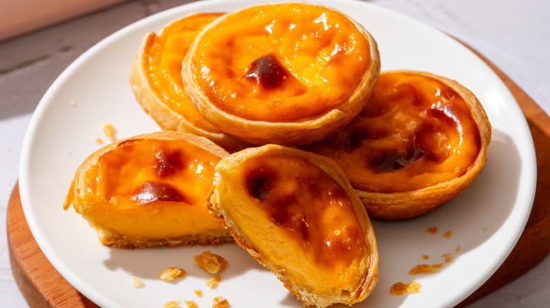 plate of pasteis de nata