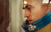 2018 sorgte Pattinson mit seiner Rolle in "High Life" für Aufsehen: Monte (Robert Pattinson) wurde mit anderen Verbrechern auf ein Raumschiff ins All verdammt. Eigentlich sollte die Mission schwarze Löcher erforschen, doch Dr. Dibs (Juliette Binoche) ist von der menschlichen Fortpflanzung besessen. (Bild: Pandora Film Verleih)