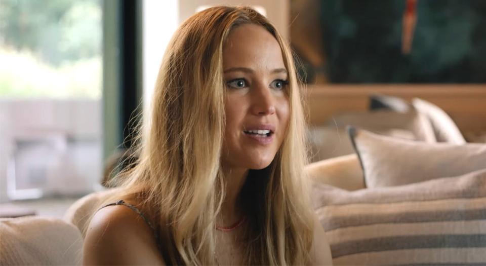 Jennifer Lawrence tries to seduce an introverted teen in raunchy new No