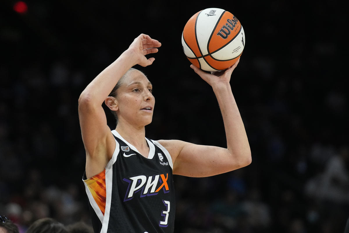 Diana Taurasi, wearing No. 10K, throws first pitch at D-backs game