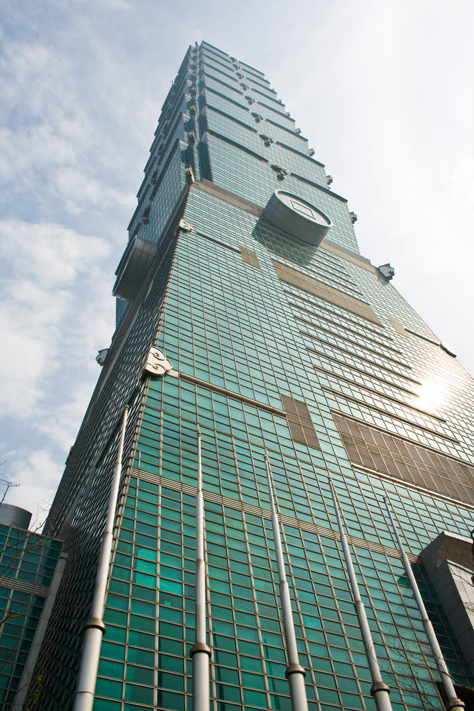 Taipei 101, Taipei, Taiwan Es el ascensor más rápido del mundo: 1,01km/minuto. El Taipei 101 tiene 101 pisos. Se llega al al piso 89 en solo 37 segundos (Foto: Pedro Angelini/ Flickr, en creative commons)